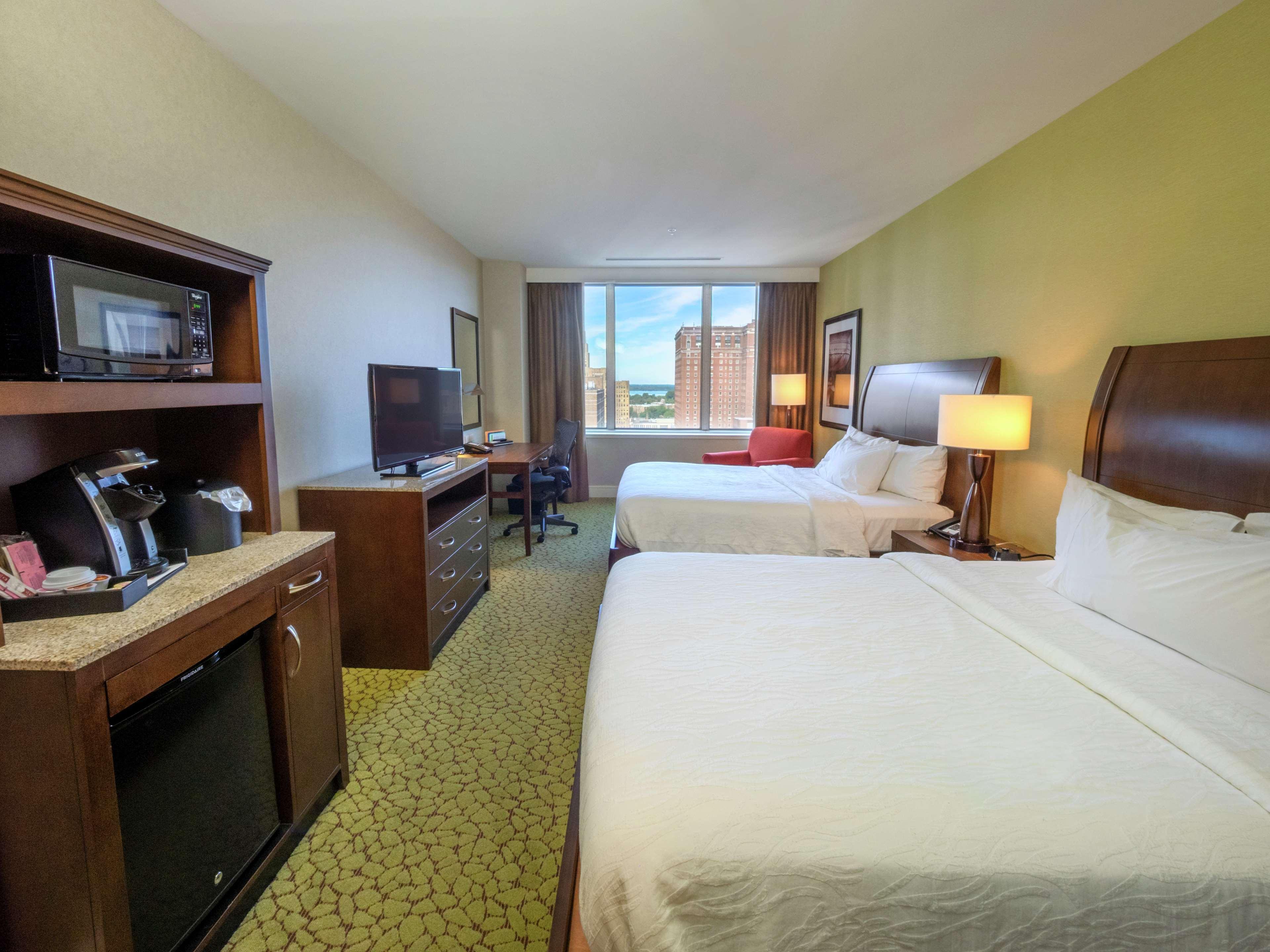 The Hilton Garden Inn Buffalo-Downtown Extérieur photo