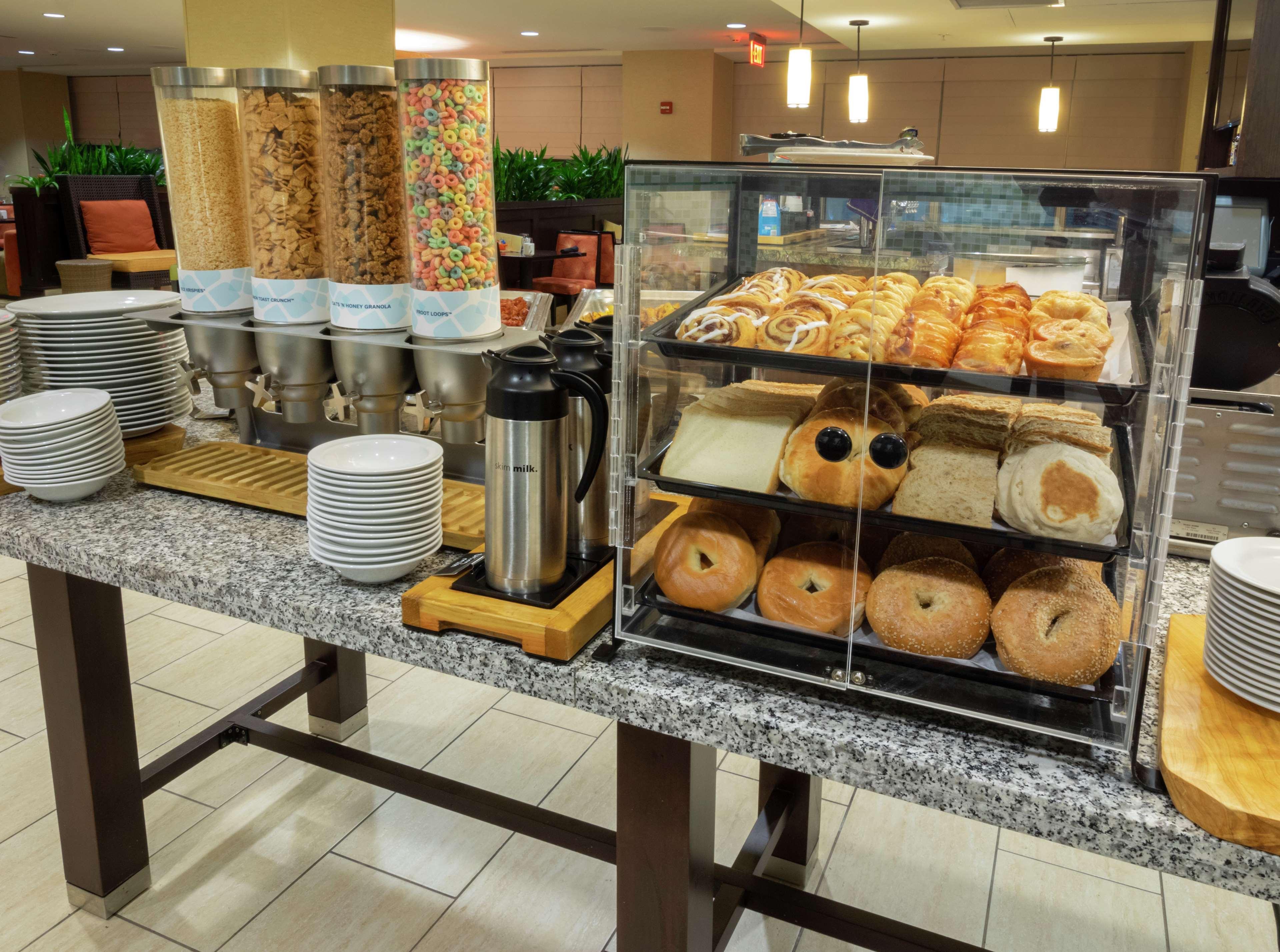 The Hilton Garden Inn Buffalo-Downtown Extérieur photo