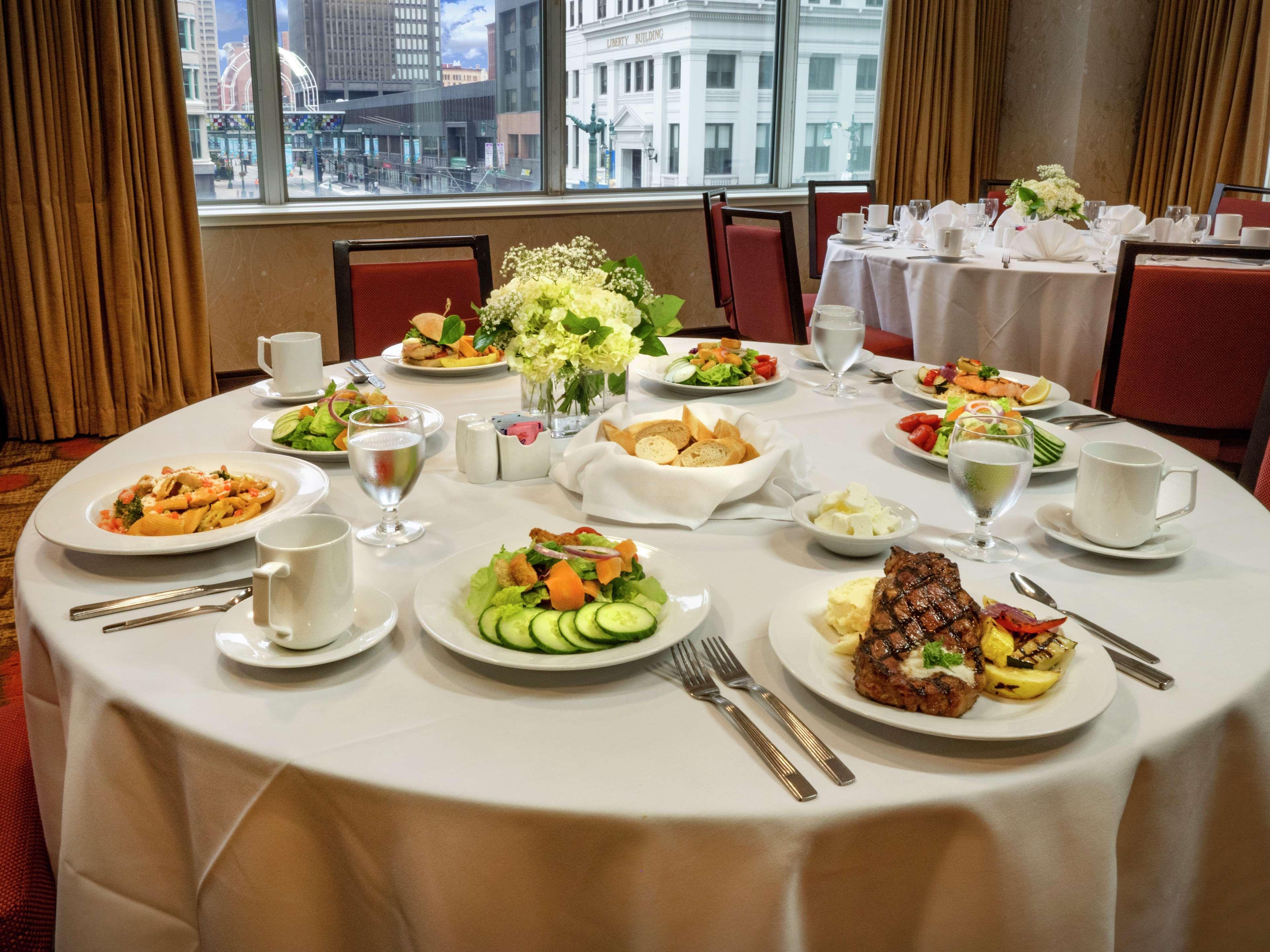 The Hilton Garden Inn Buffalo-Downtown Extérieur photo