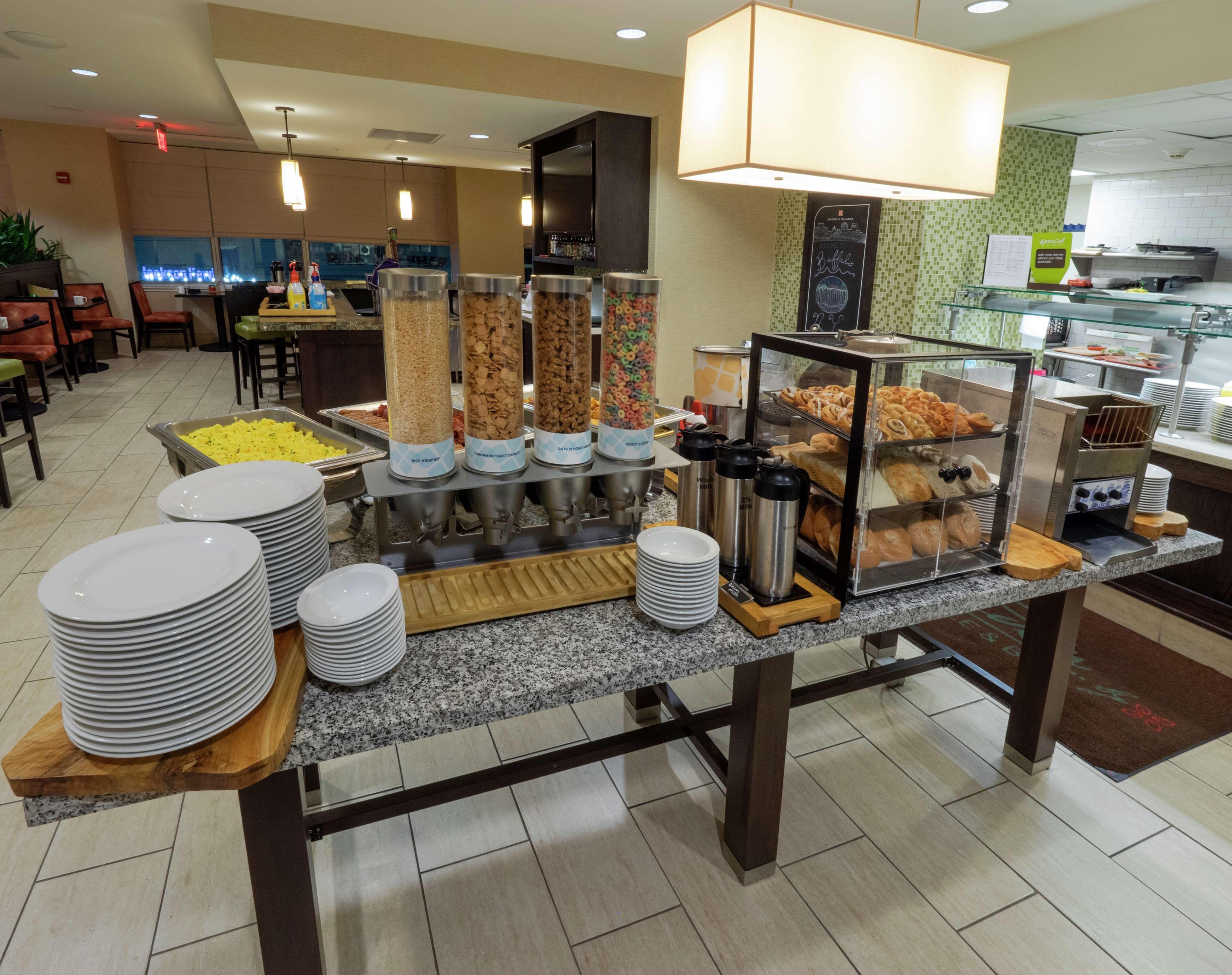 The Hilton Garden Inn Buffalo-Downtown Extérieur photo