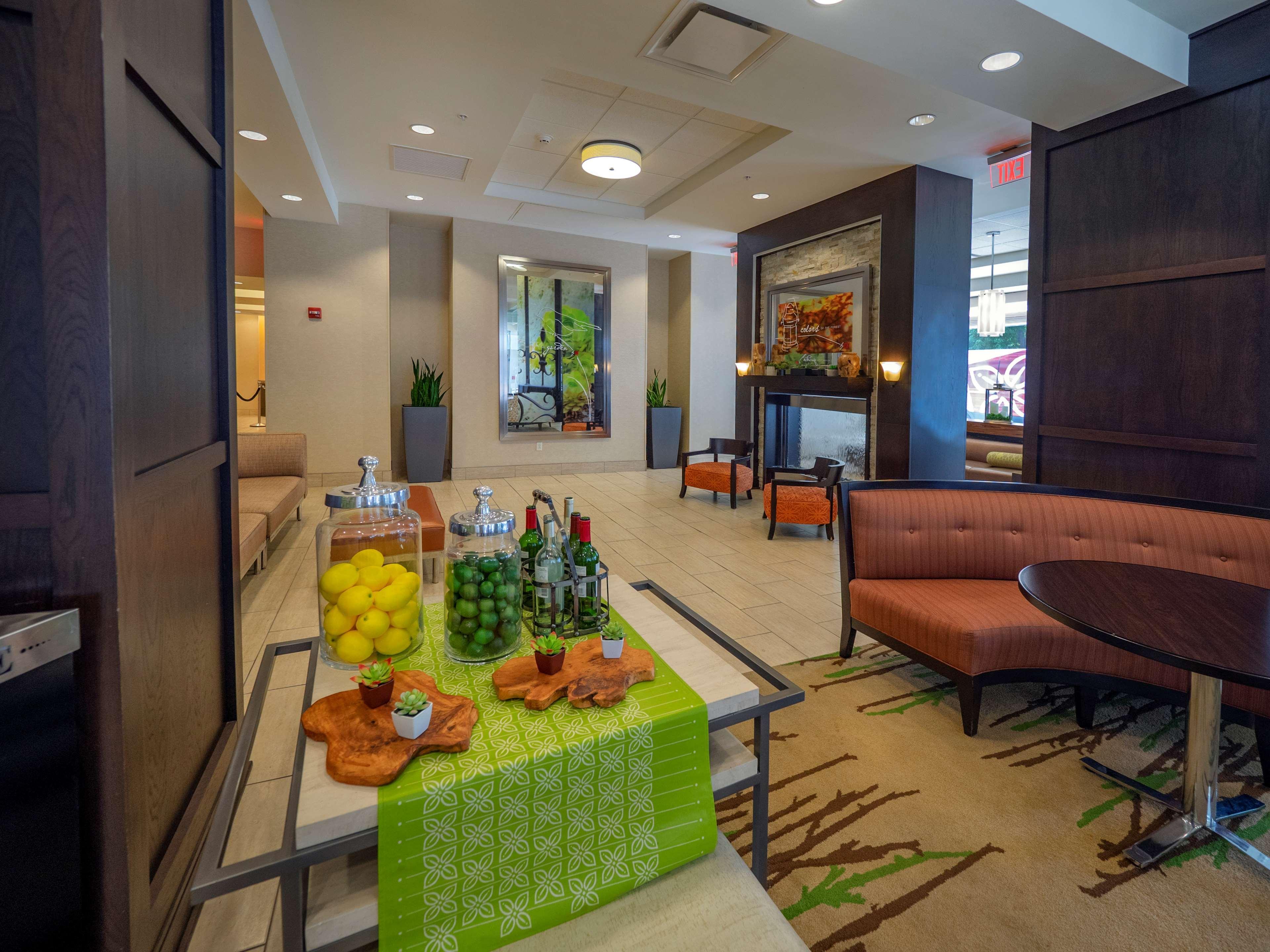 The Hilton Garden Inn Buffalo-Downtown Extérieur photo