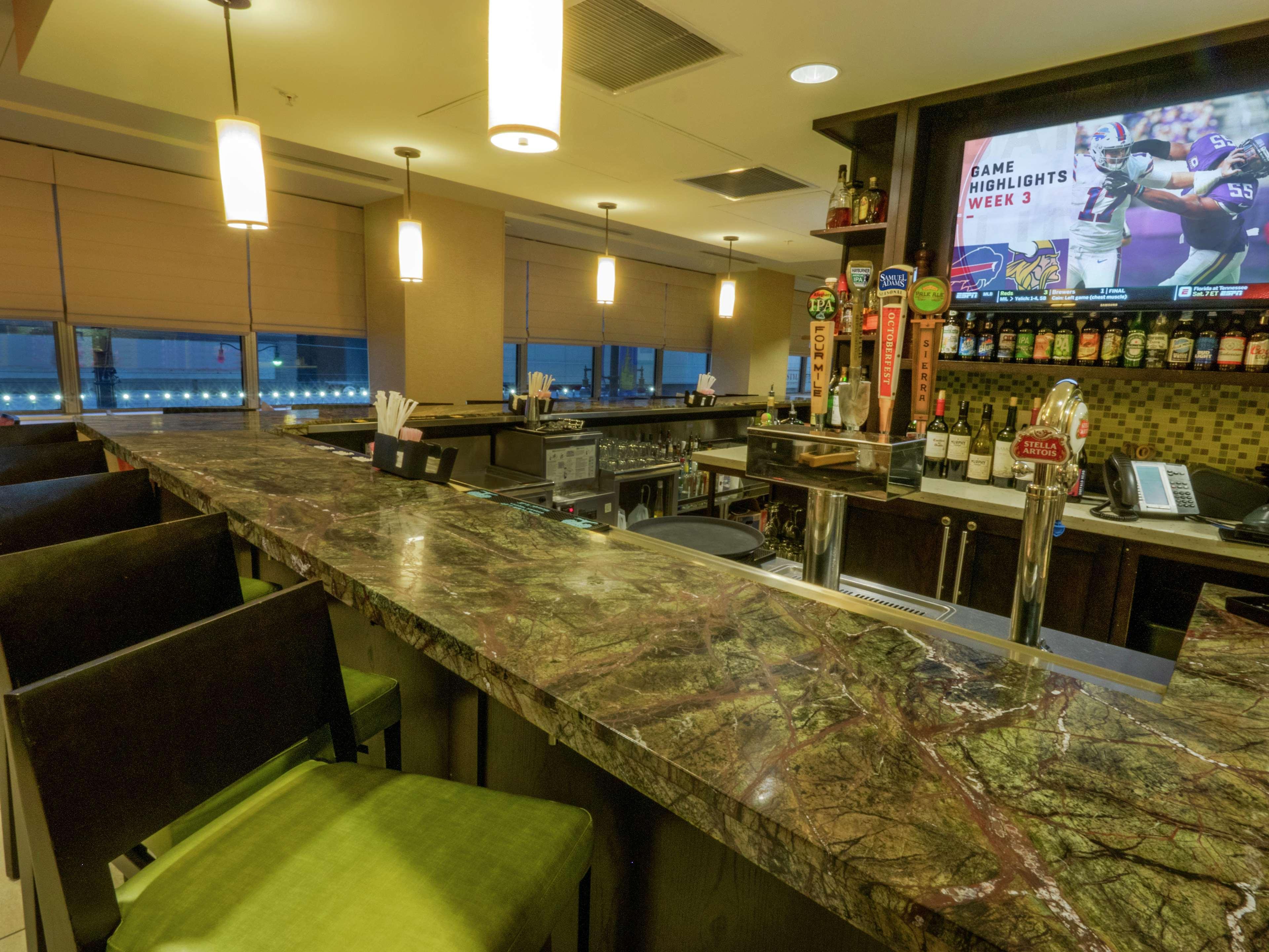 The Hilton Garden Inn Buffalo-Downtown Extérieur photo