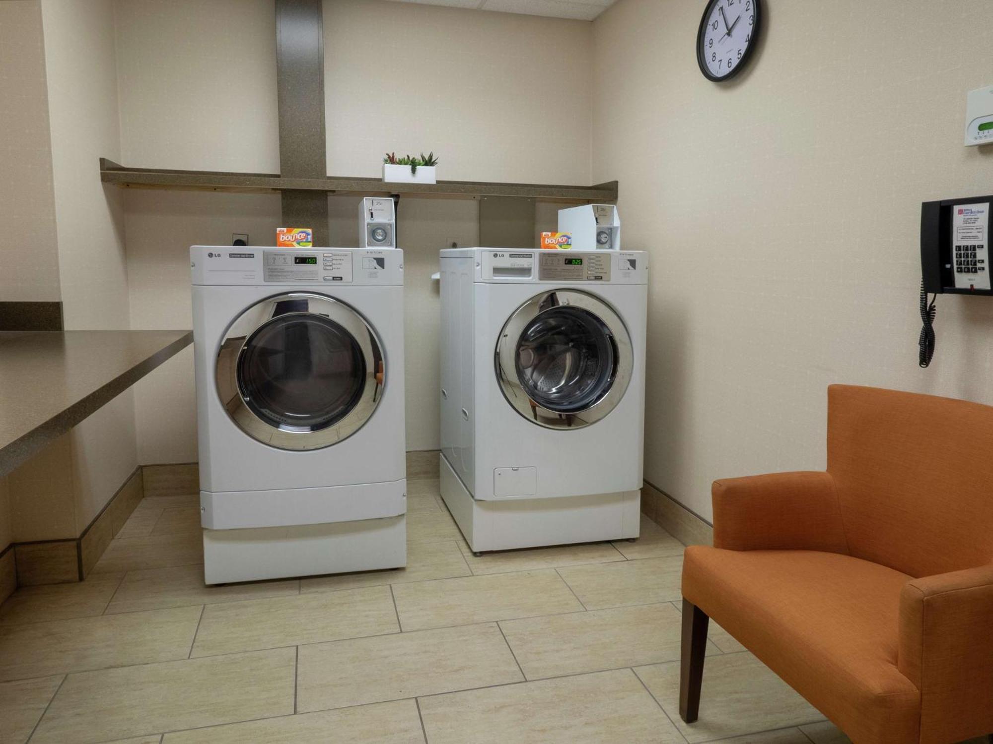 The Hilton Garden Inn Buffalo-Downtown Extérieur photo