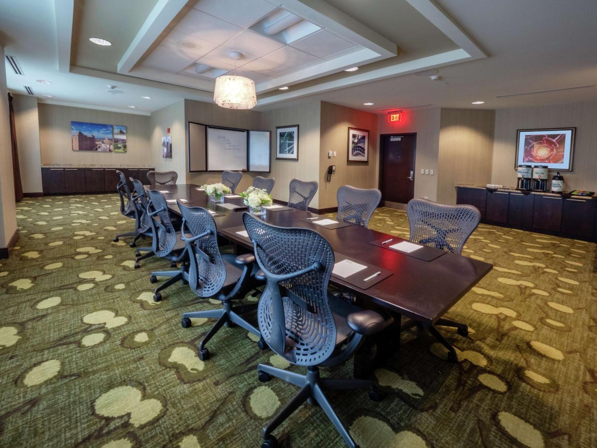 The Hilton Garden Inn Buffalo-Downtown Extérieur photo
