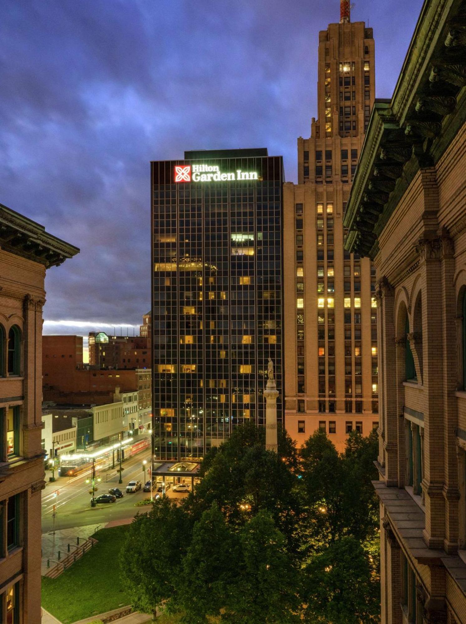 The Hilton Garden Inn Buffalo-Downtown Extérieur photo