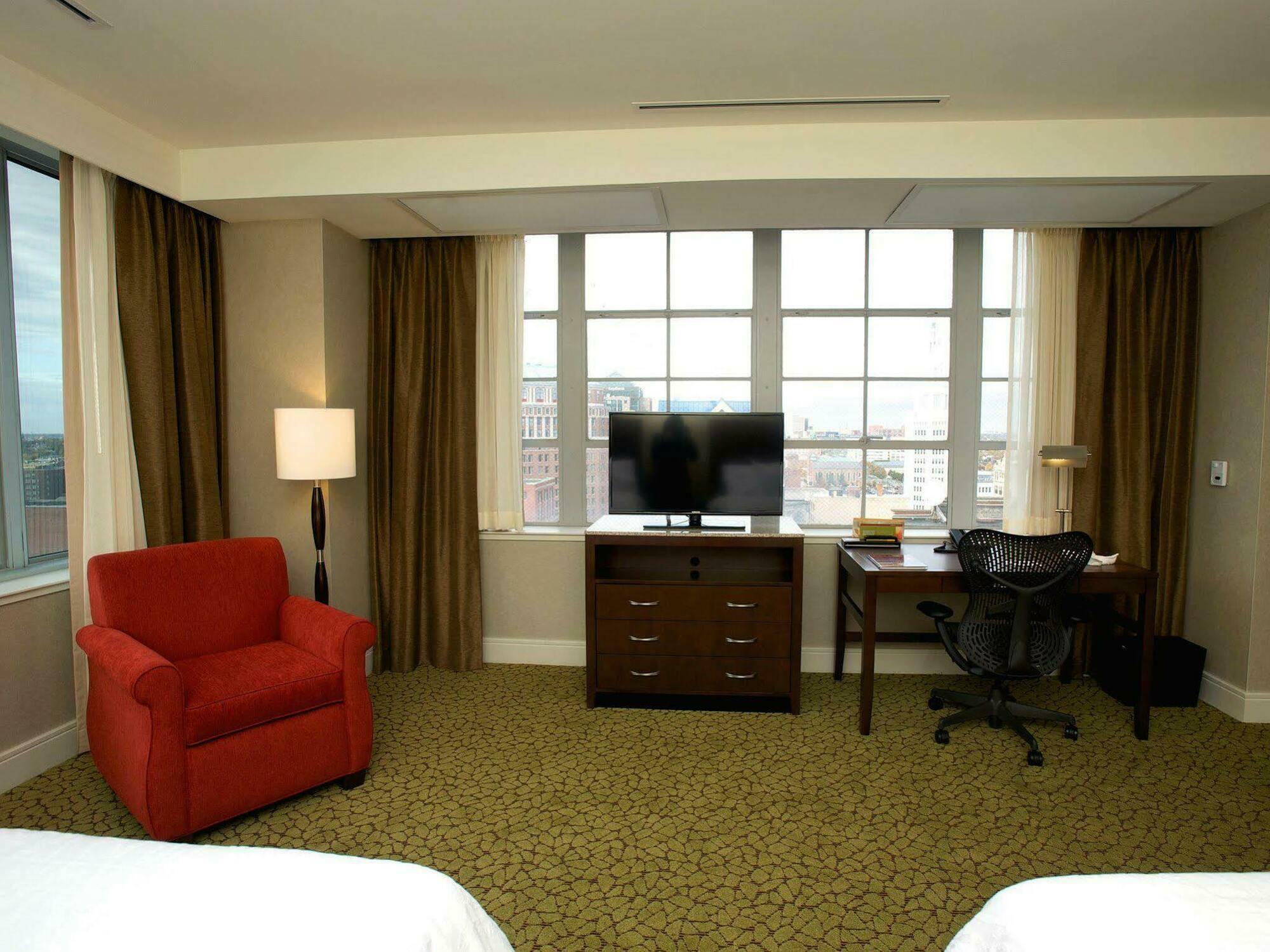 The Hilton Garden Inn Buffalo-Downtown Extérieur photo